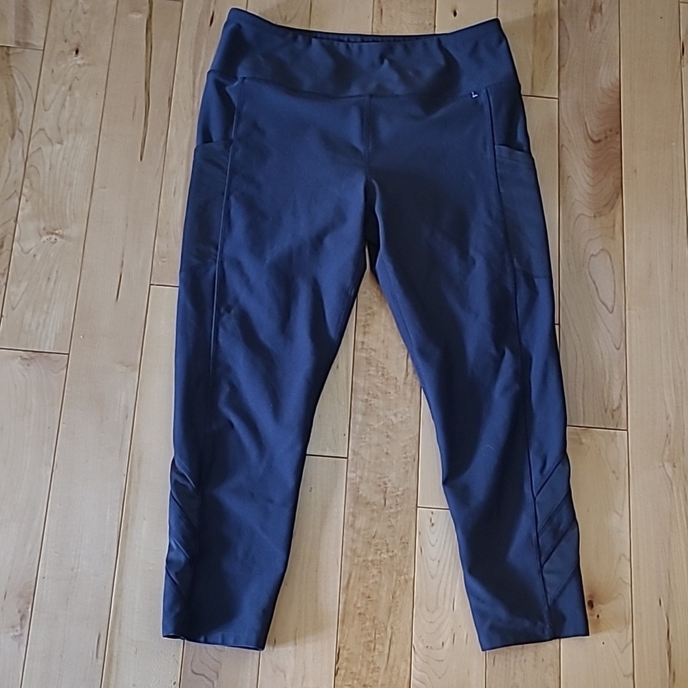 Mondetta women's size large gray capris